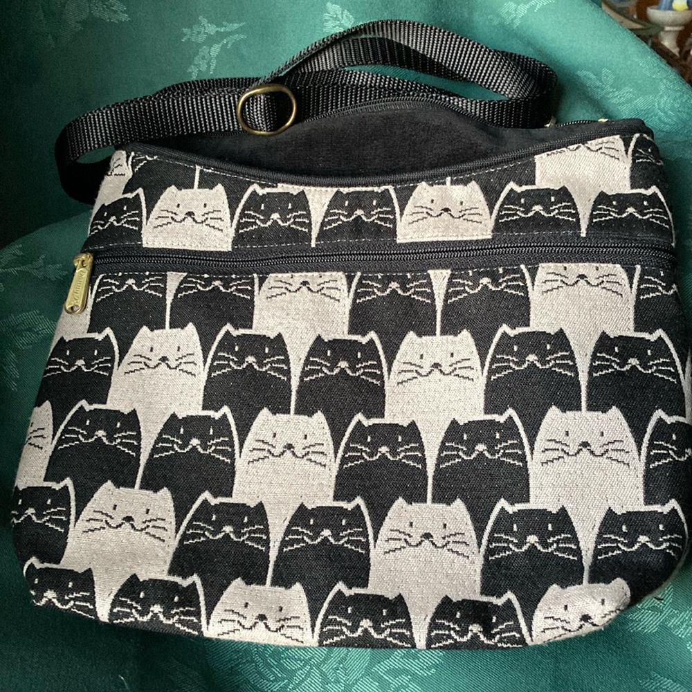 NWOT Danny K, Beverly Hills cat tapestry crossbody.